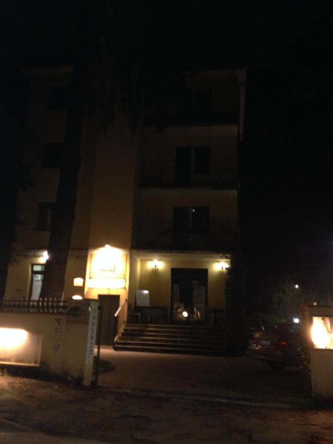 Residence Il Rampicante Monticelli Terme Exterior foto